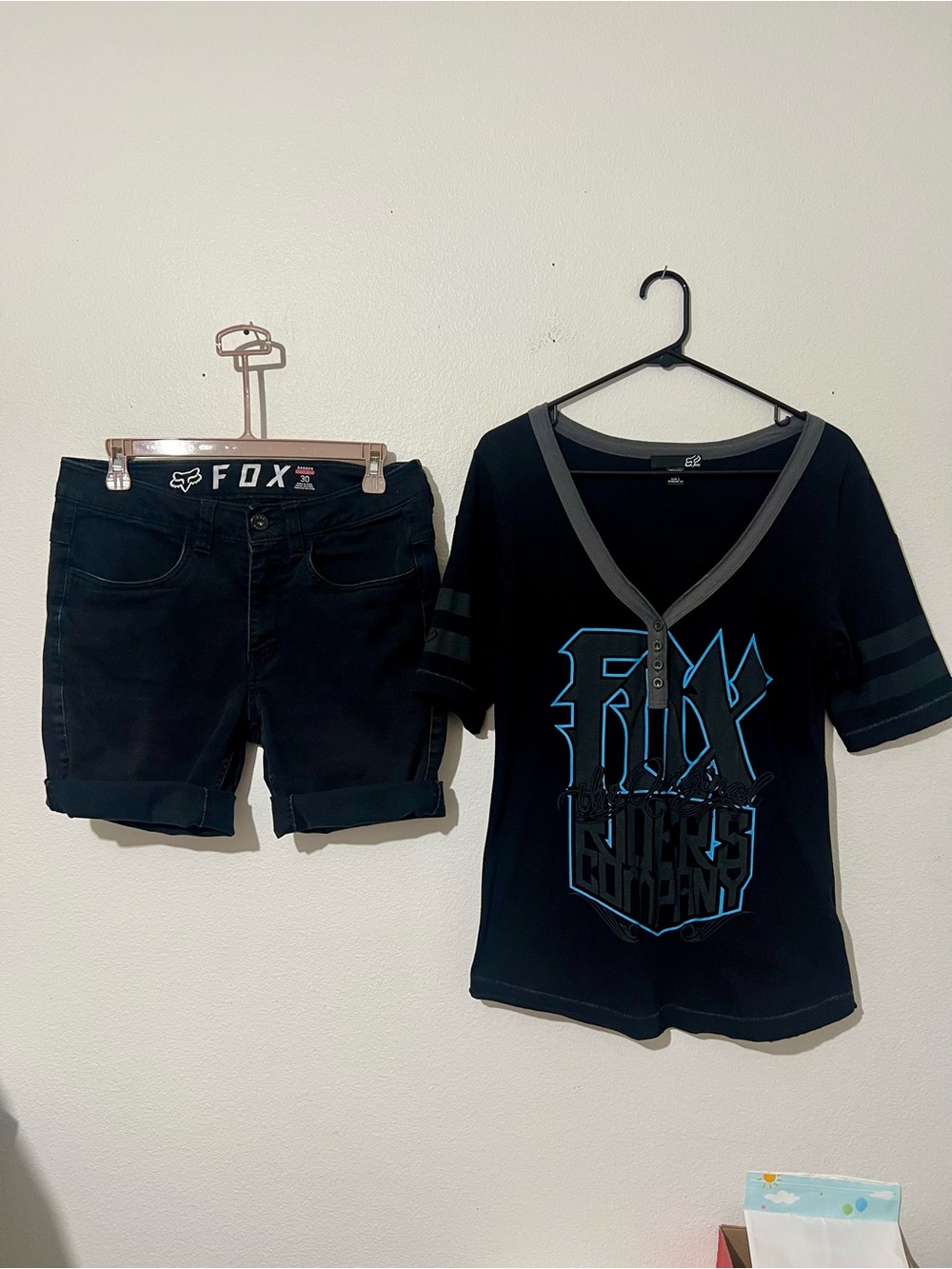 Fox Black Short Sleeve V-Neck Jersey Tee with Blue Logo & Black Denim Shorts Set